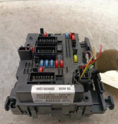 Boitier servitude moteur (BSM) PEUGEOT 206+ Photo n°3