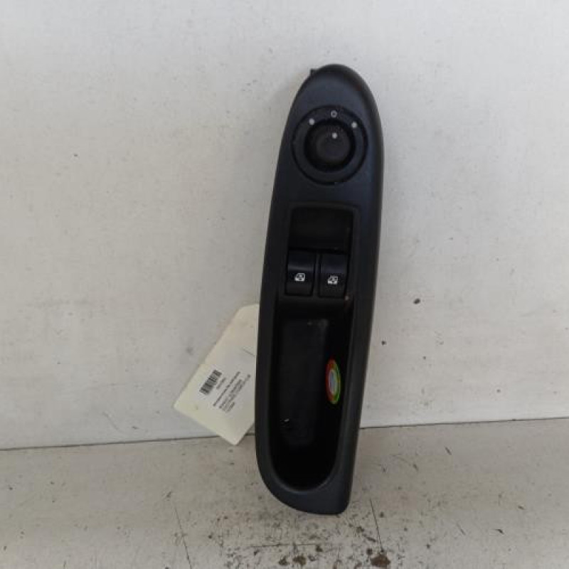 Interrupteur de leve vitre avant gauche RENAULT CLIO 2