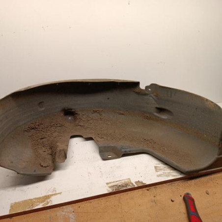 Pare boue arriere gauche PEUGEOT 208 1