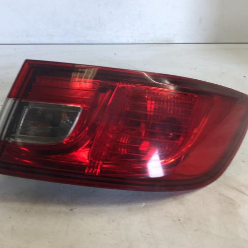 Feu arriere principal droit (feux) RENAULT CLIO 4 Feu arriere principal droit (feux) RENAULT CLIO 4