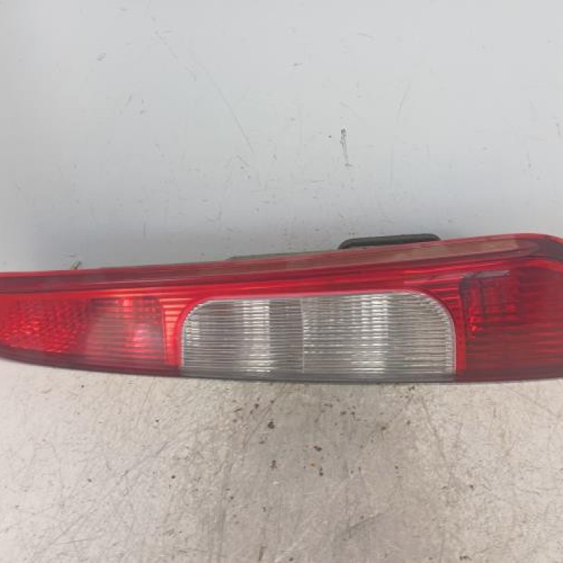 Feu arriere principal droit (feux) FORD C-MAX 1 Feu arriere principal droit (feux) FORD C-MAX 1