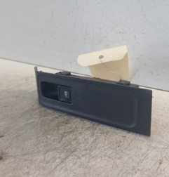 Interrupteur de leve vitre arriere droit SKODA FABIA 3 Photo n°3