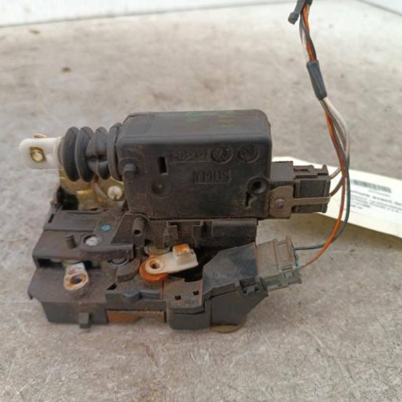 Serrure avant droit RENAULT SAFRANE Serrure avant droit RENAULT SAFRANE