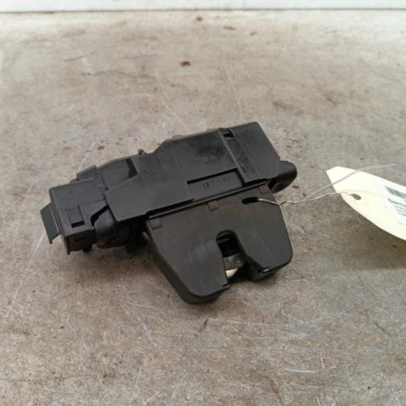 Serrure de hayon CITROEN C4 2 Serrure de hayon CITROEN C4 2