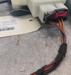 Leve vitre electrique arriere gauche SKODA FABIA 3 Photo n°5