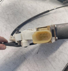 Leve vitre electrique avant droit BMW SERIE 1 E87 Photo n°4