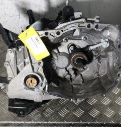Boite de vitesses RENAULT CLIO 4 Photo n°1