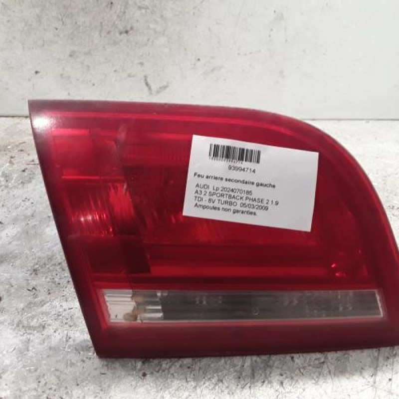 Feu arriere secondaire gauche (feux) AUDI A3 2 Feu arriere secondaire gauche (feux) AUDI A3 2