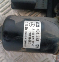 Moteur essuie glace avant MERCEDES CLASSE A 168 Photo n°3