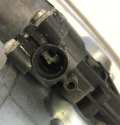 Leve vitre electrique avant gauche RENAULT CLIO 3 Photo n°4