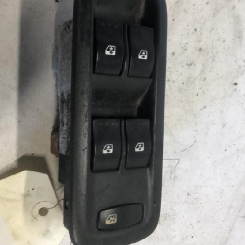 Interrupteur de leve vitre avant gauche RENAULT SCENIC 2