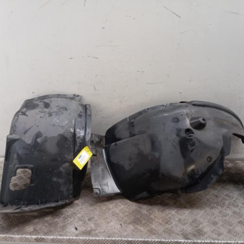 Pare boue avant gauche BMW SERIE 1 E87 Pare boue avant gauche BMW SERIE 1 E87