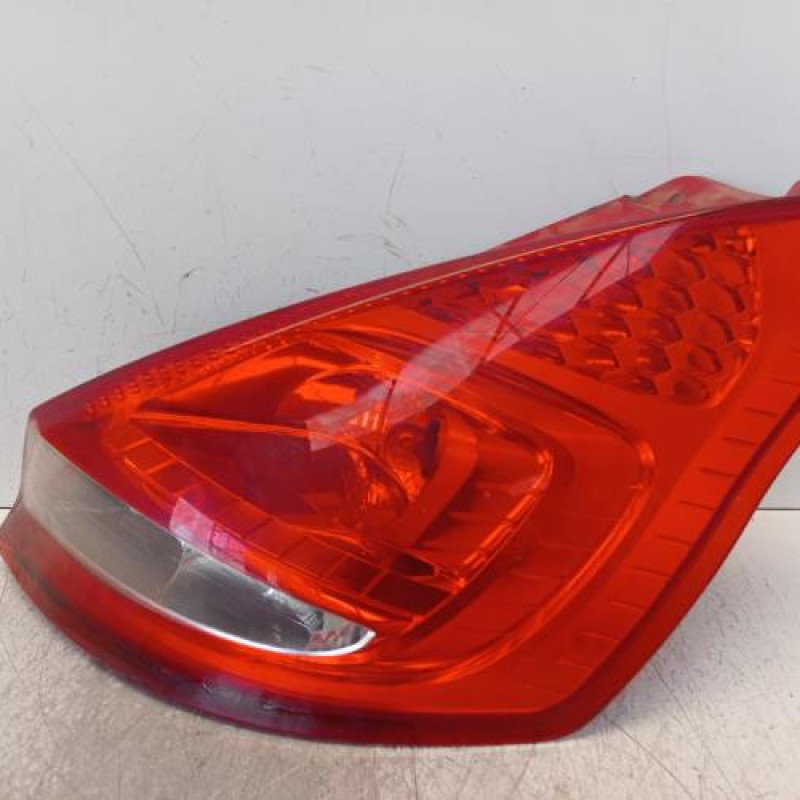 Feu arriere principal droit (feux) FORD FIESTA 6 Feu arriere principal droit (feux) FORD FIESTA 6