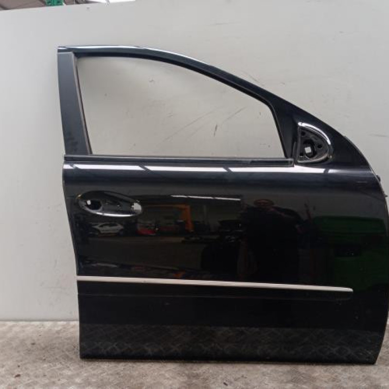Porte avant droit MERCEDES CLASSE M 164 Porte avant droit MERCEDES CLASSE M 164