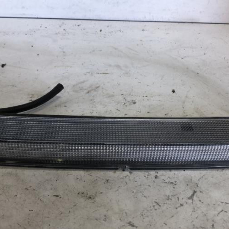 Feu arriere stop central PEUGEOT 208 2