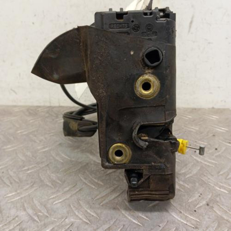 Serrure avant droit CITROEN C4 1 Serrure avant droit CITROEN C4 1