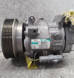 Compresseur clim RENAULT GRAND MODUS Photo n°1