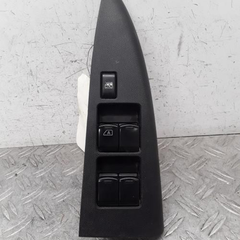 Interrupteur de leve vitre avant gauche NISSAN NOTE 1