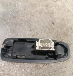Interrupteur de leve vitre avant droit PEUGEOT 208 1