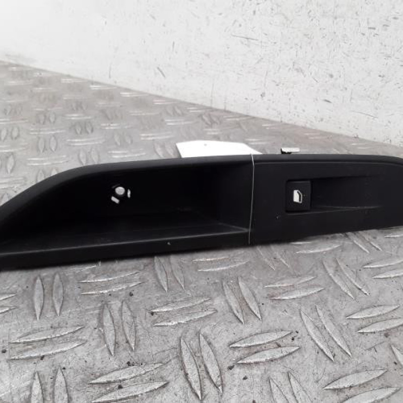 Interrupteur de leve vitre arriere gauche PEUGEOT 3008 2