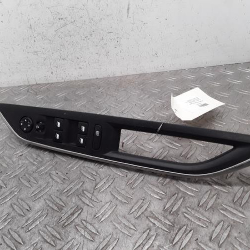 Interrupteur de leve vitre avant gauche PEUGEOT 3008 2