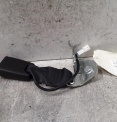 Attache ceinture arriere gauche NISSAN QASHQAI 2