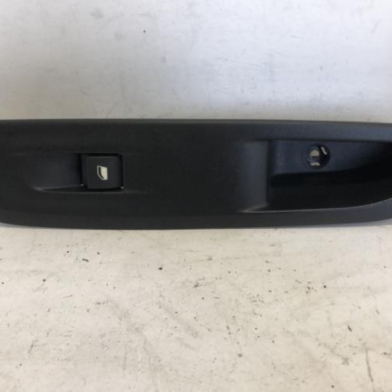 Interrupteur de leve vitre avant droit PEUGEOT 208 2