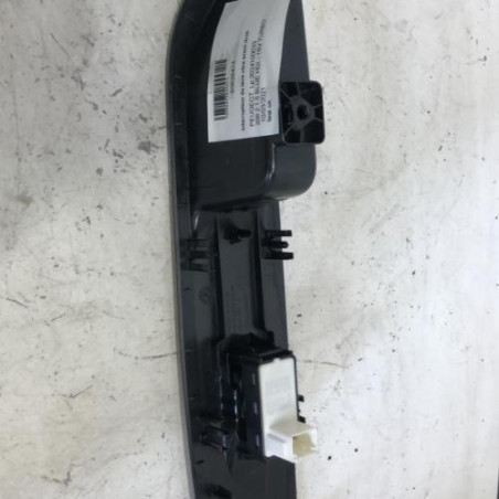 Interrupteur de leve vitre avant droit PEUGEOT 208 2