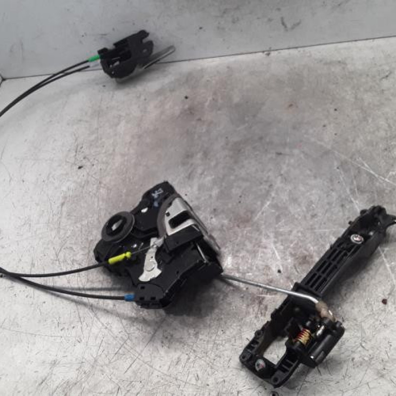 Serrure avant droit TOYOTA AURIS 1 Serrure avant droit TOYOTA AURIS 1