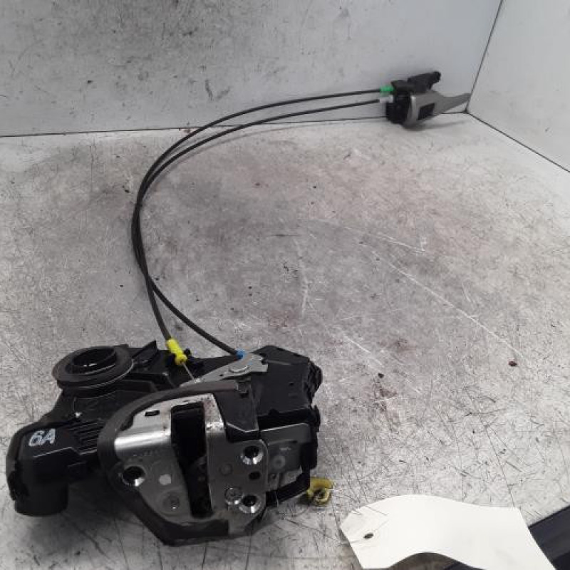 Serrure avant gauche TOYOTA AURIS 1 Serrure avant gauche TOYOTA AURIS 1