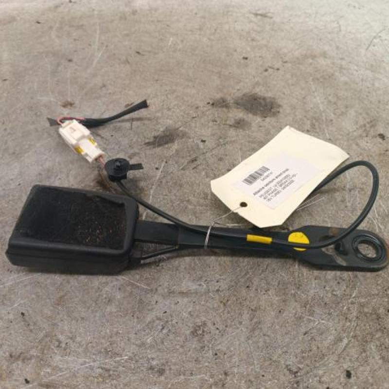 Attache ceinture avant droit PEUGEOT 407 Attache ceinture avant droit PEUGEOT 407