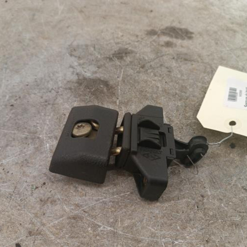Serrure de hayon RENAULT CLIO 1 Serrure de hayon RENAULT CLIO 1