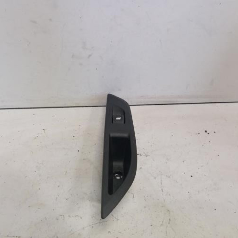 Interrupteur de leve vitre arriere gauche PEUGEOT 208 2
