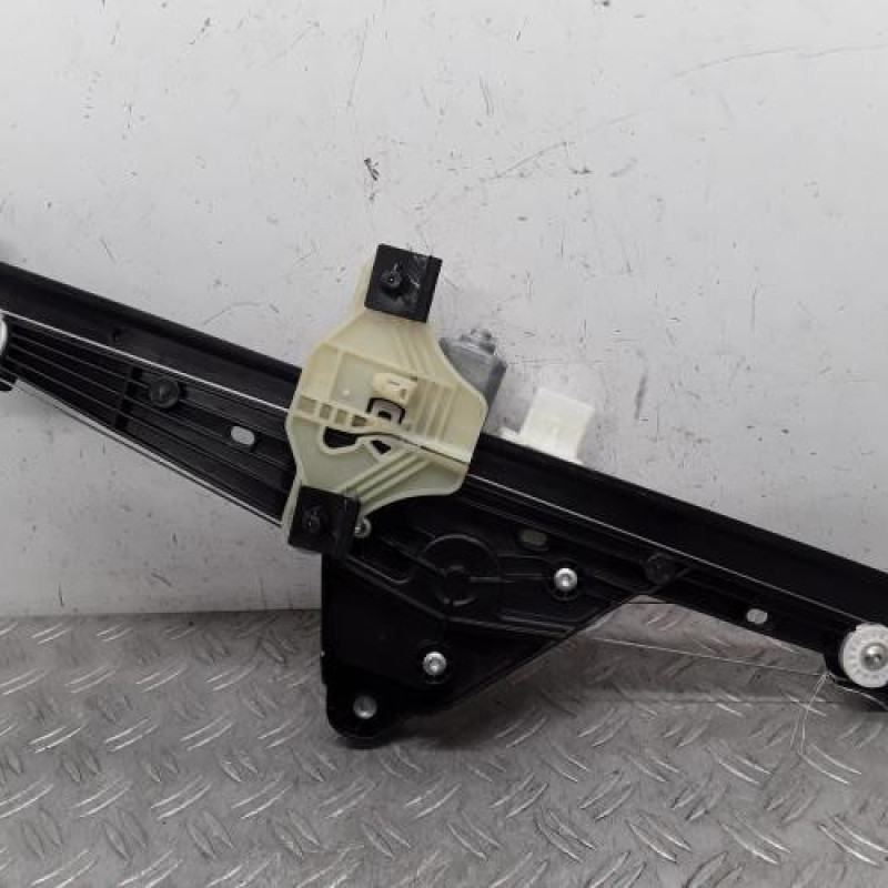 Leve vitre electrique avant gauche RENAULT CLIO 5