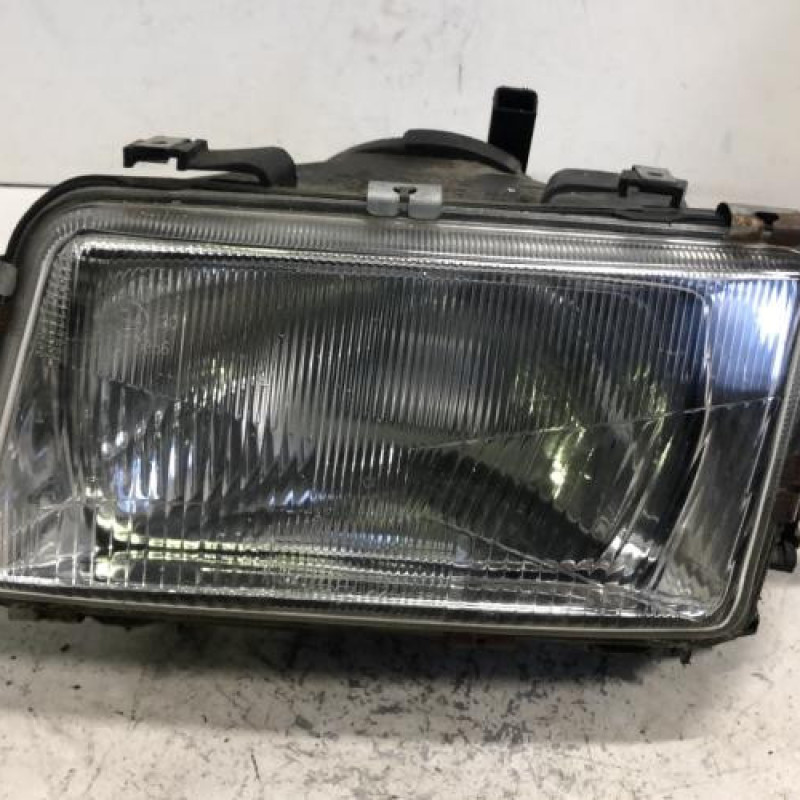 Optique avant principal gauche (feux)(phare) AUDI 80 3