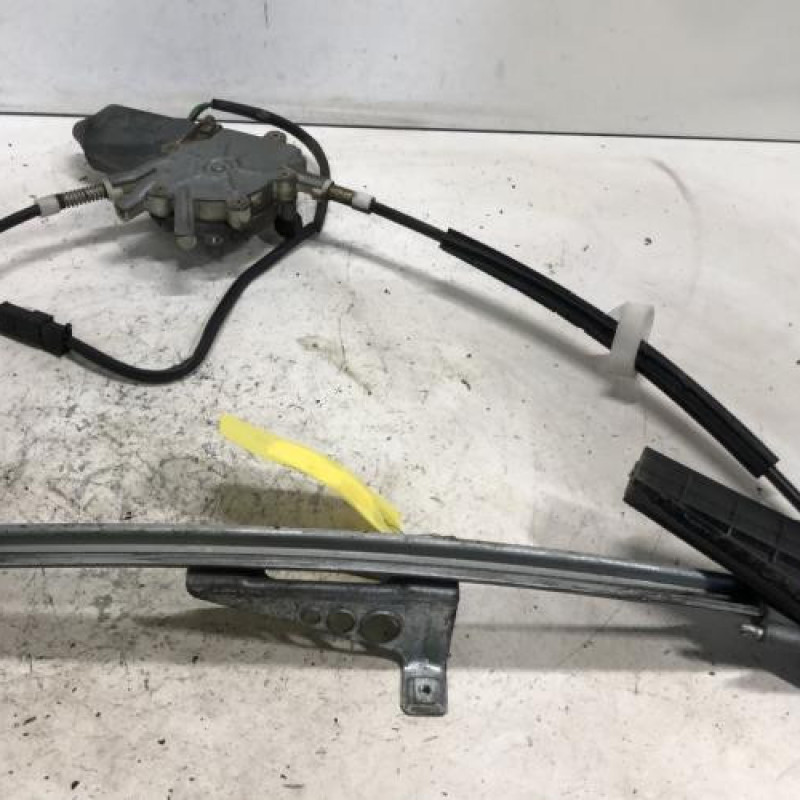 Leve vitre electrique avant gauche AUDI 80 3