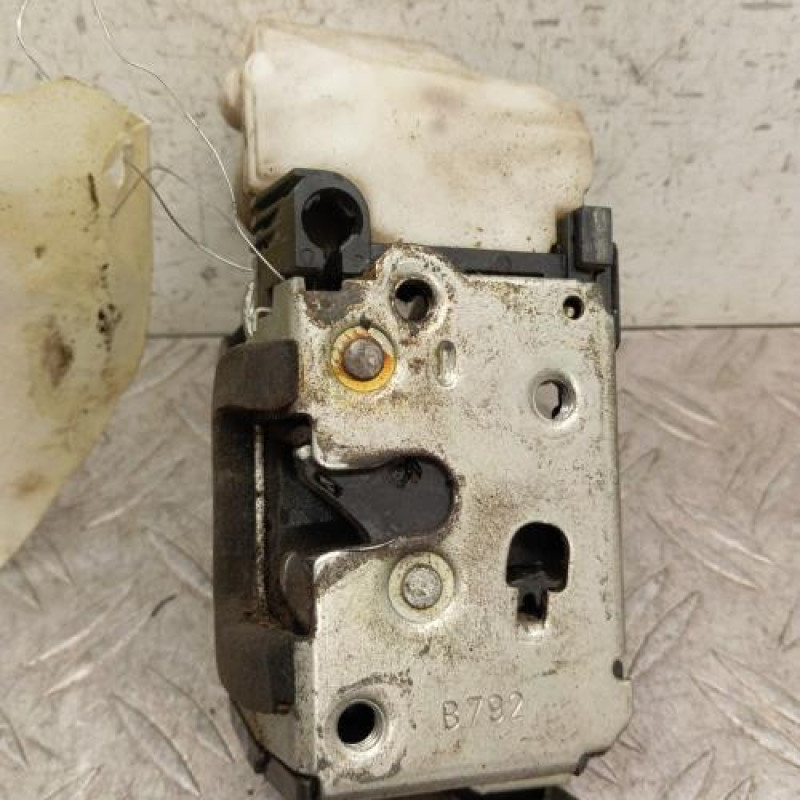 Serrure avant gauche FIAT DOBLO 1 Serrure avant gauche FIAT DOBLO 1