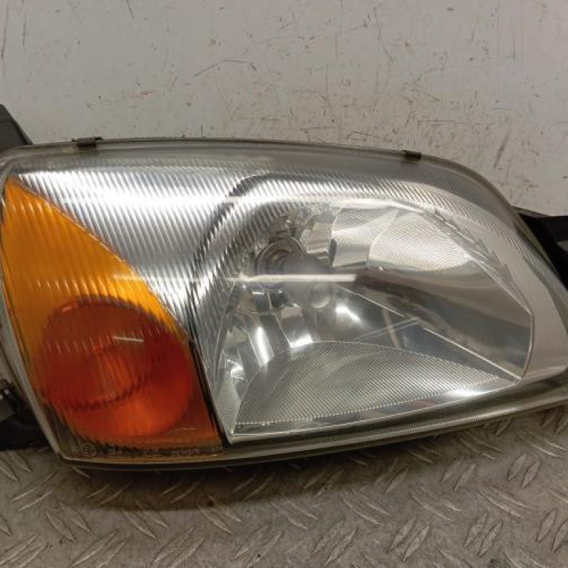 Optique avant principal droit (feux)(phare) FORD FIESTA 4