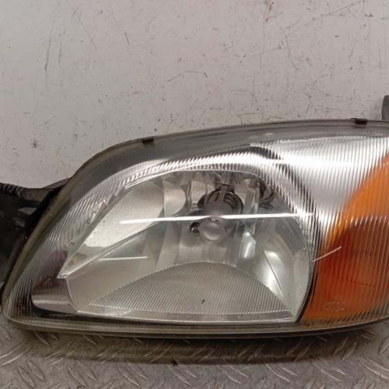 Optique avant principal gauche (feux)(phare) FORD FIESTA 4