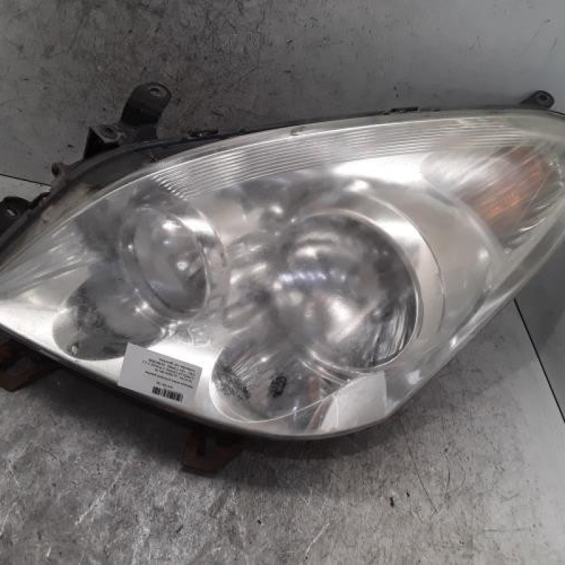 Optique avant principal gauche (feux)(phare) TOYOTA COROLLA VERSO 2