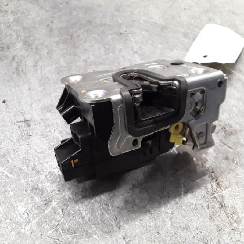 Serrure avant gauche DACIA LODGY Serrure avant gauche DACIA LODGY