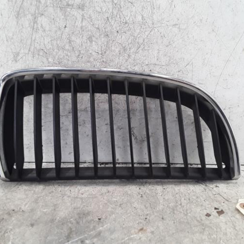 Grille de calandre droite BMW SERIE 3 E90 Grille de calandre droite BMW SERIE 3 E90