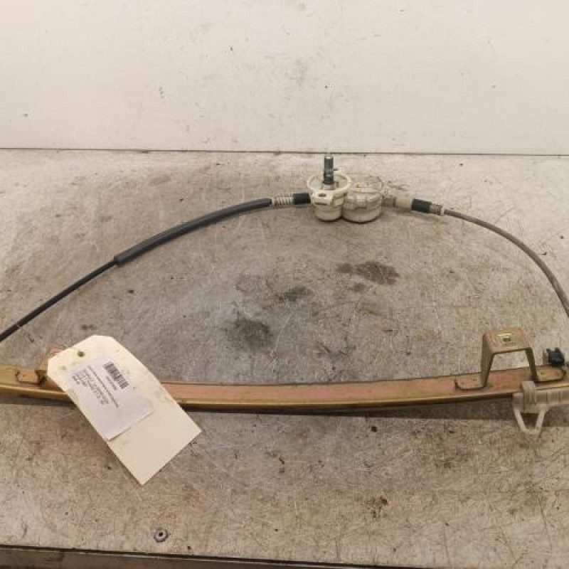 Leve vitre mecanique avant gauche RENAULT CLIO 1