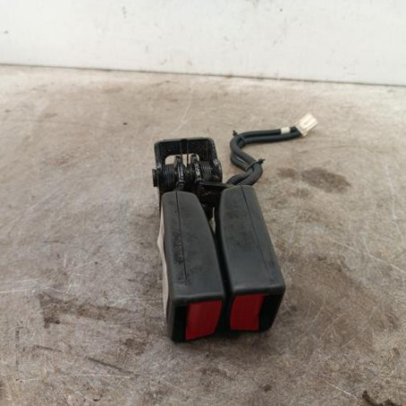 Attache ceinture arriere gauche HYUNDAI I 30 2