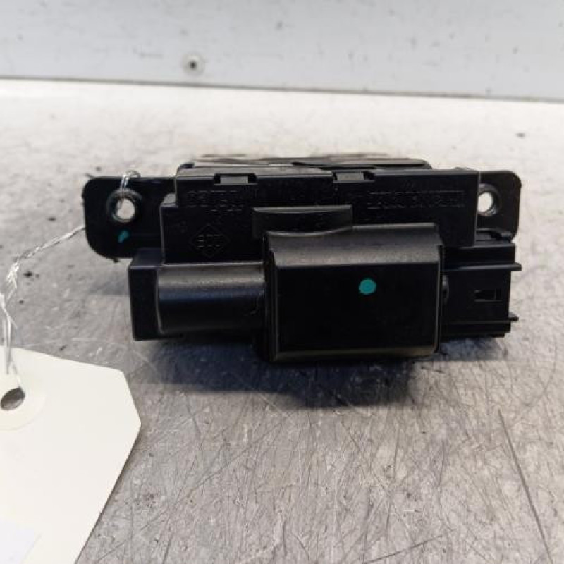 Serrure de hayon NISSAN QASHQAI 1 Serrure de hayon NISSAN QASHQAI 1
