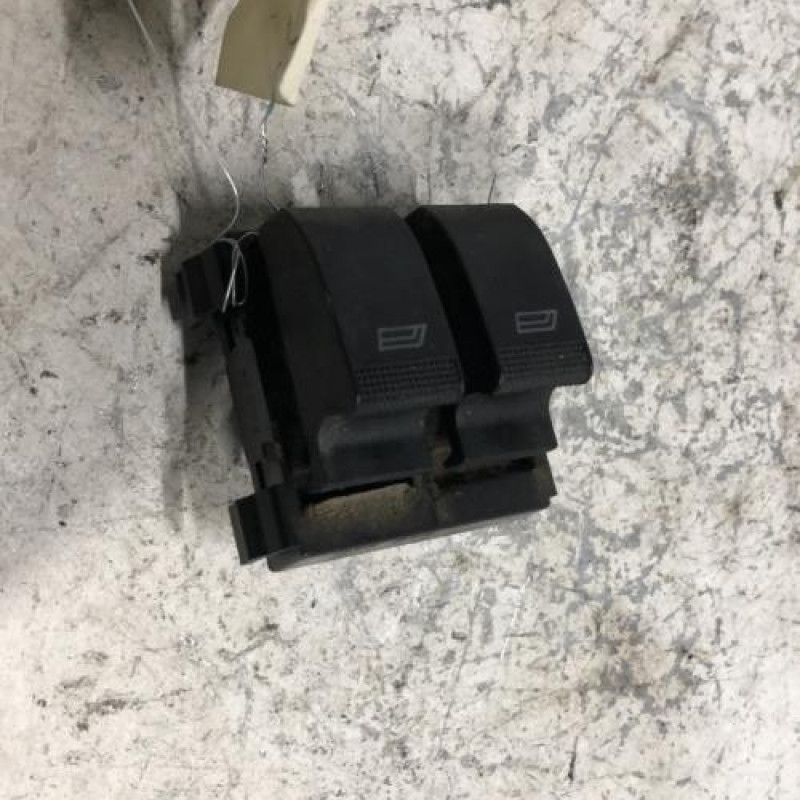 Interrupteur de leve vitre avant gauche AUDI A3 1