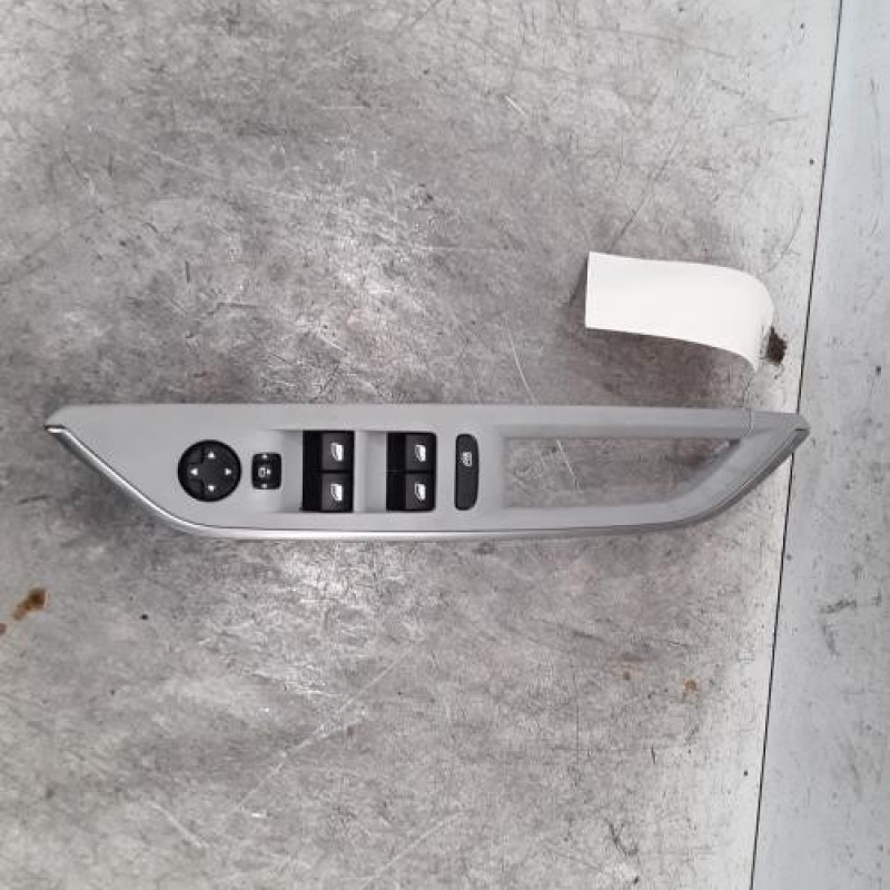 Interrupteur de leve vitre avant gauche PEUGEOT 5008 2