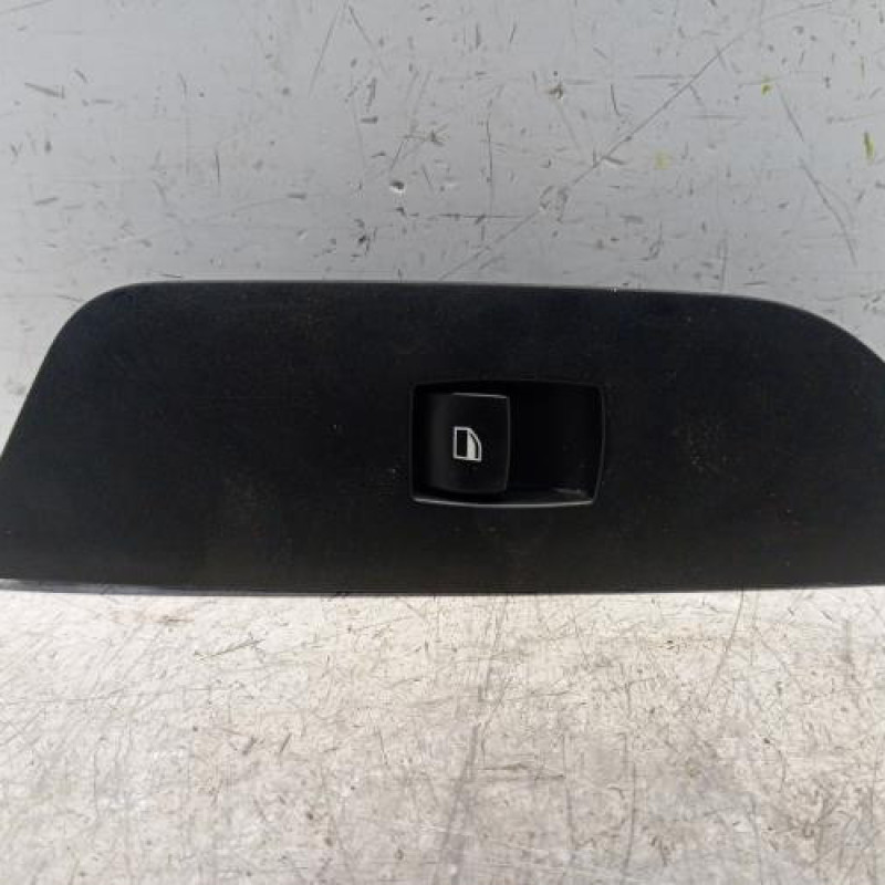 Interrupteur de leve vitre avant droit BMW X1 E84