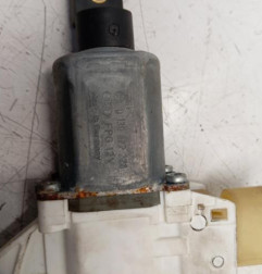 Leve vitre electrique avant gauche BMW X1 E84 Photo n°5