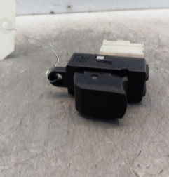 Interrupteur de leve vitre arriere droit SUZUKI SWIFT 5 Photo n°1